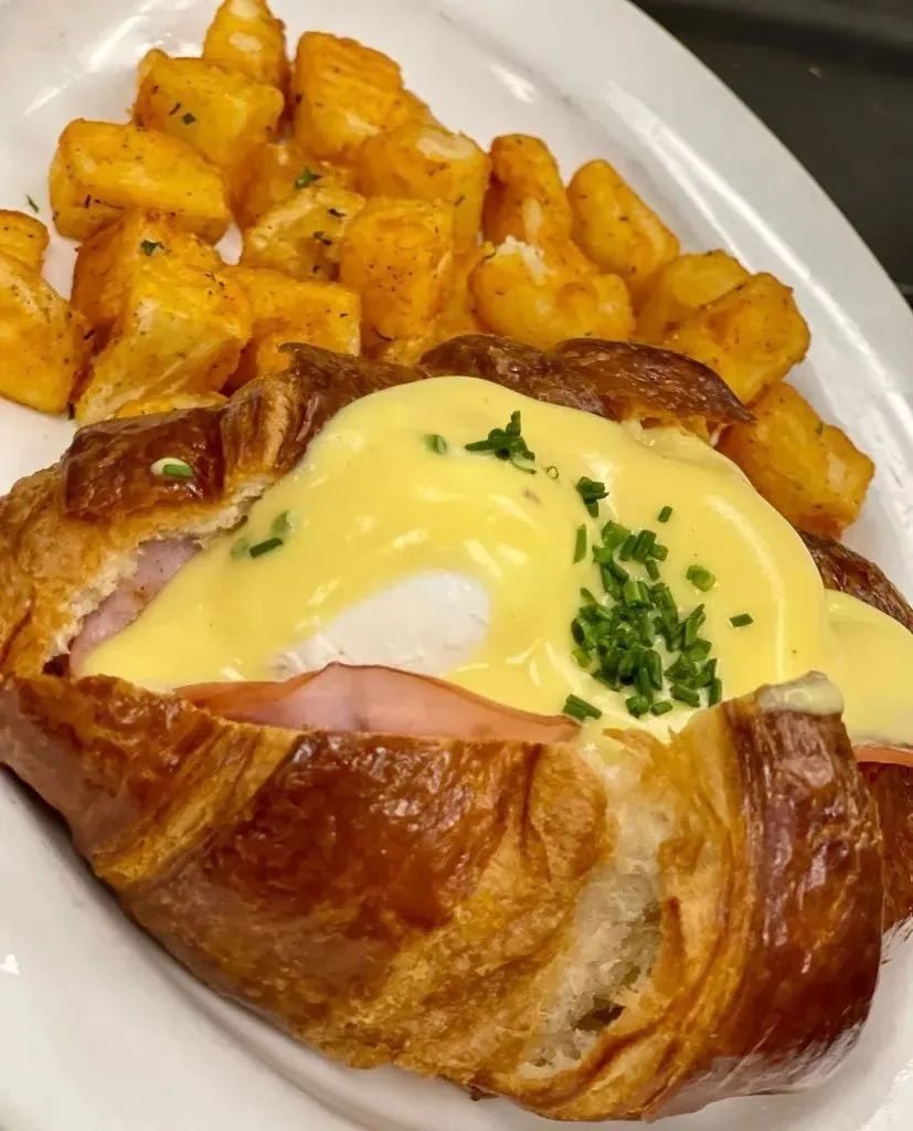 Smoked Salmon Eggs Benedict